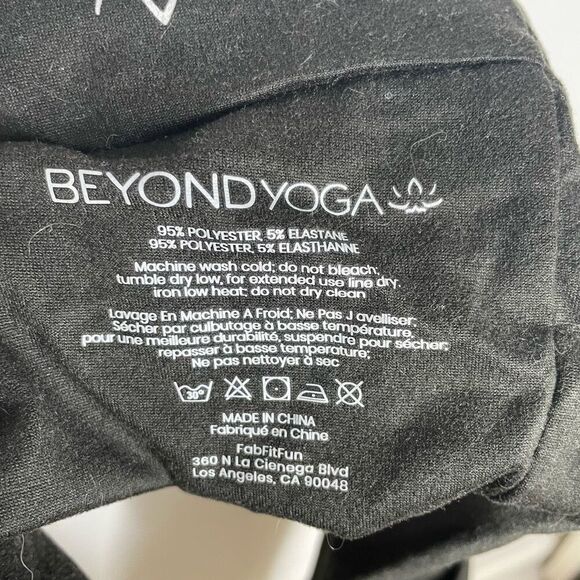 Beyond Yoga Infinity Scarf Hidden Zipper Pocket Black One Size Soft Warm Wrap - Picture 4 of 6